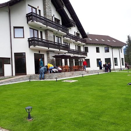Pensiunea Izvorul Zanelor Colibiţa Exterior foto